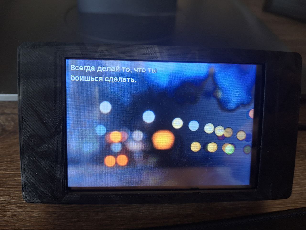 Настільний пристрій Instagram 2